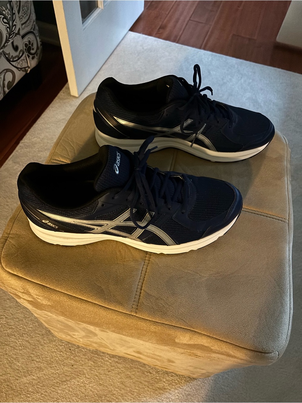 ASICS Men's Navy and Silver Athletic Running Shoes